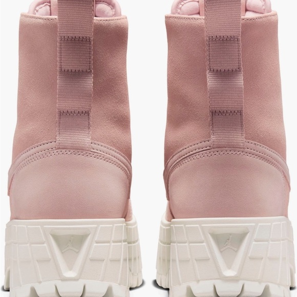 Jordan 1
Brooklyn
'pink oxford'
Brand new - Picture 10 of 12